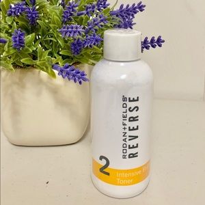 Rodan + Fields Reverse Intensive Brightening toner